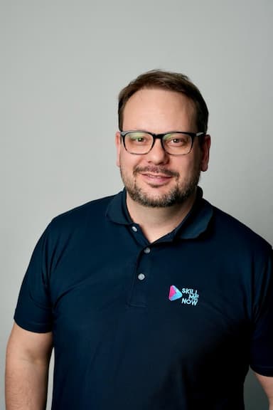 Porträt von Simon